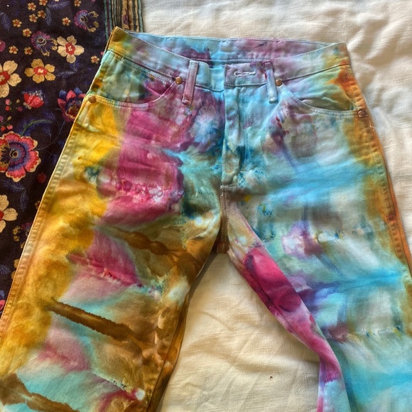 Wranglers tie dyed new - Picture 2 of 9